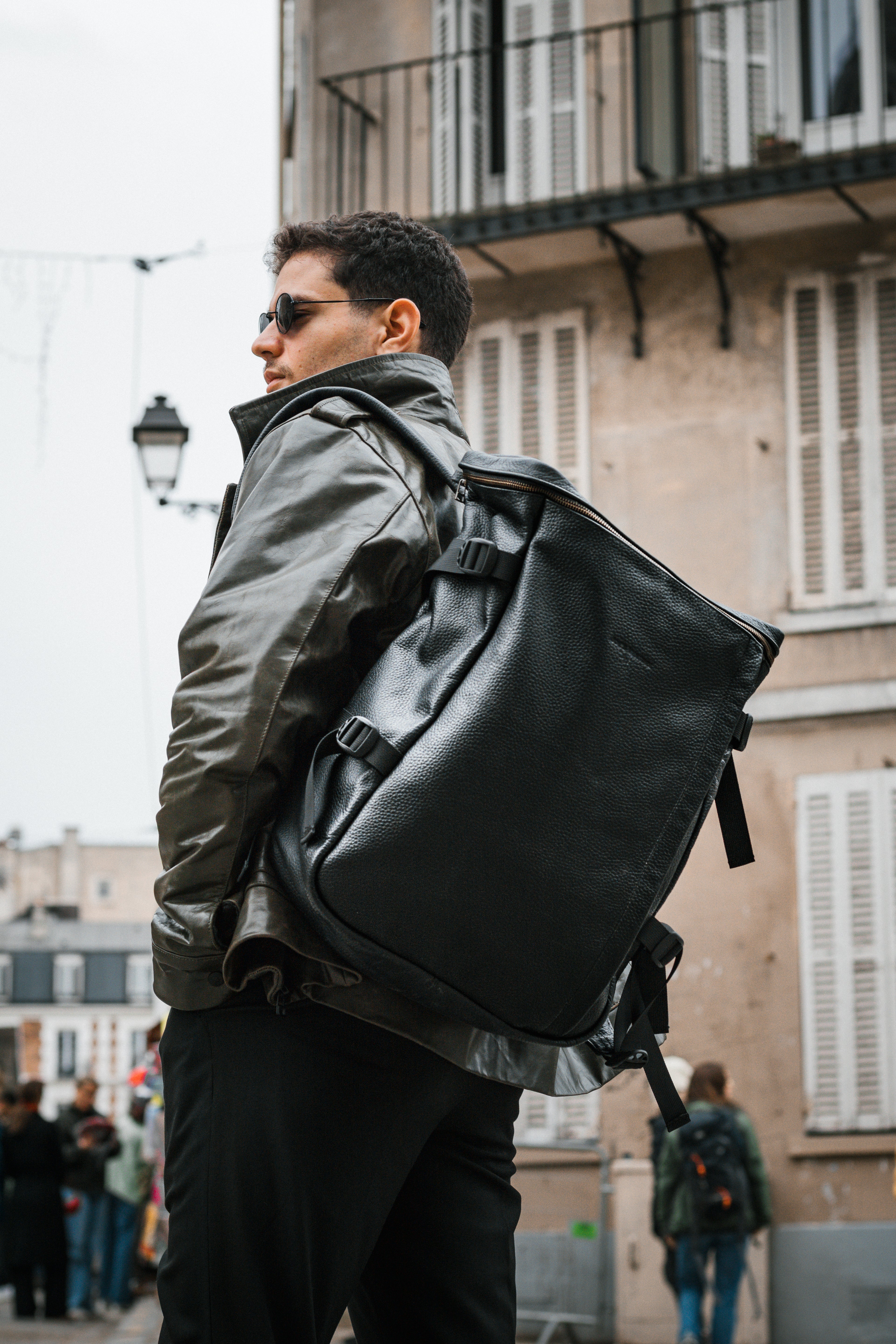 Minimal, Functional, Timeless: The Ideal Laptop Carry