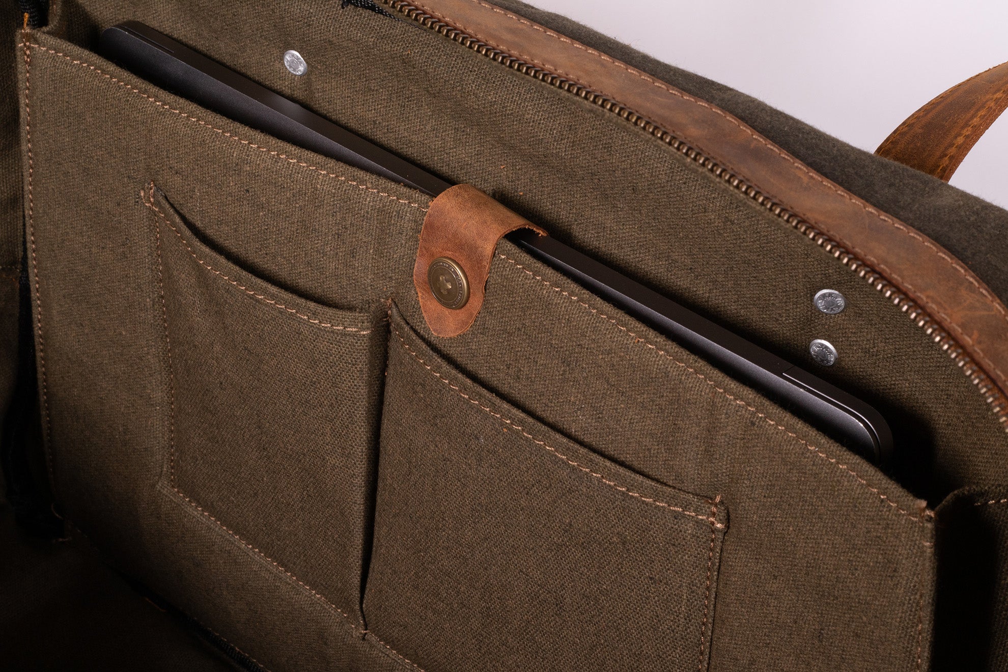 Waxed-Canvas Leather "Business Duffle" Bag Vintage Handcrafted