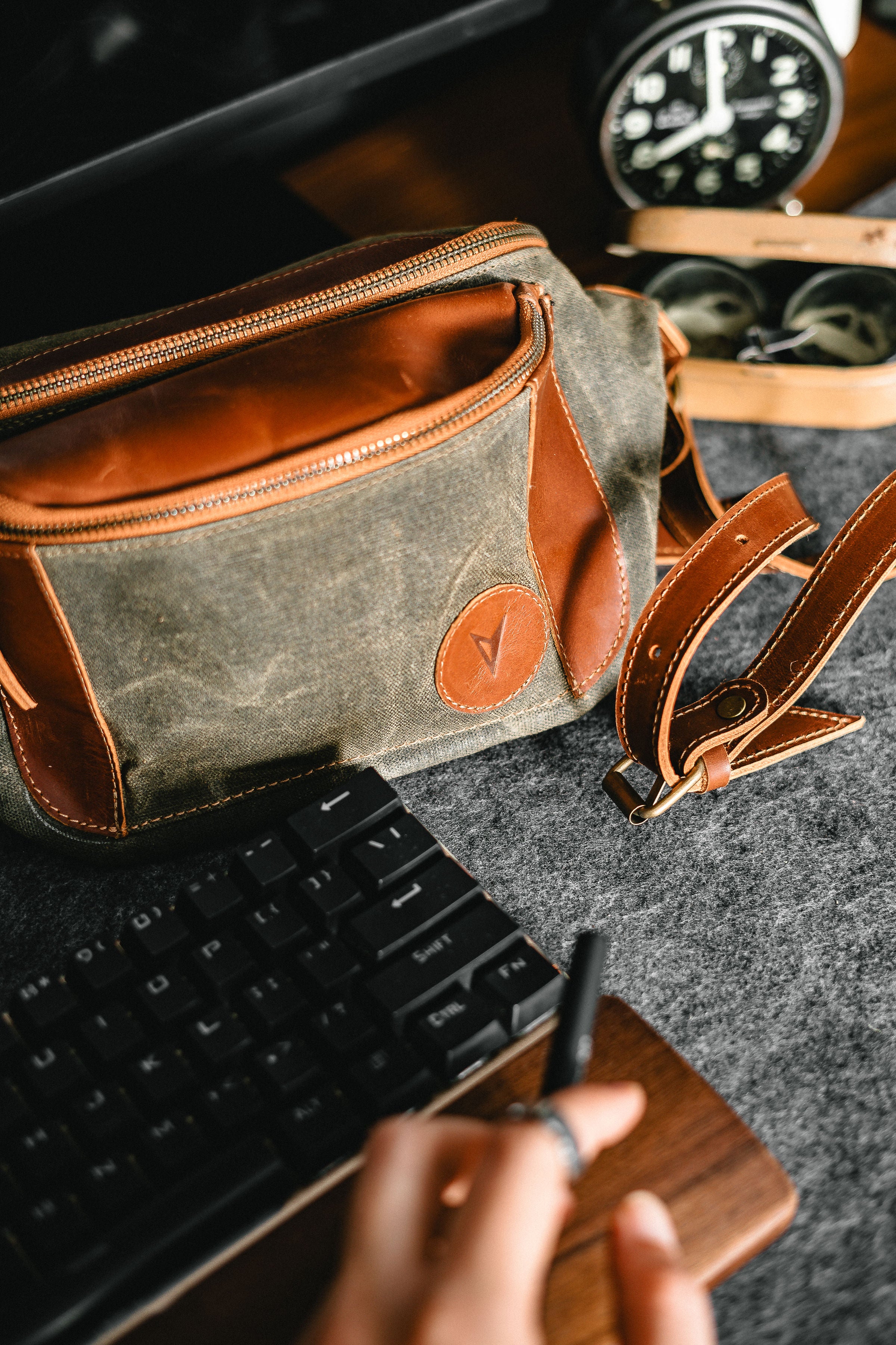 Vintage Handcrafted Waxed-Canvas Leather EDC Fanny Pack