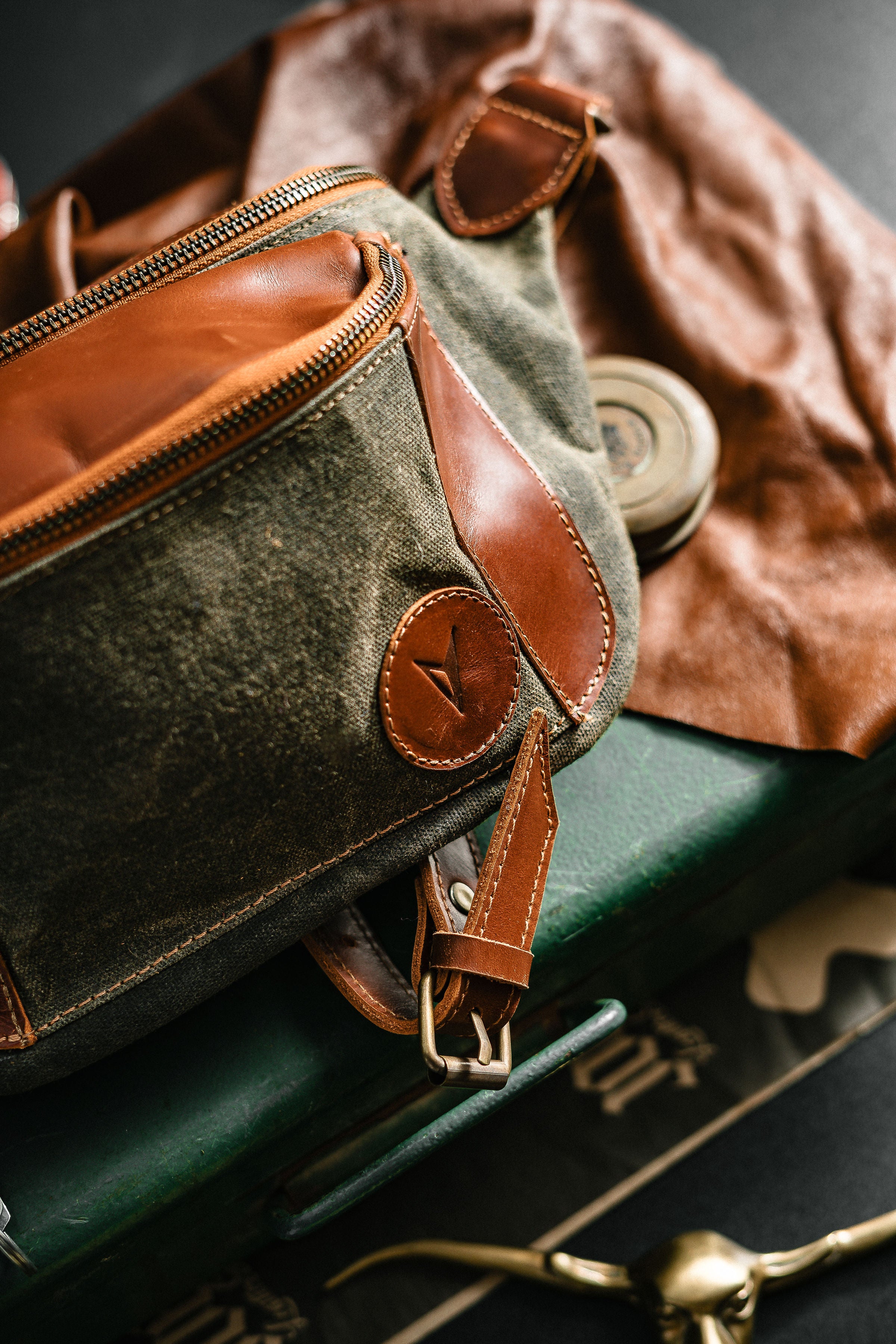 Vintage Handcrafted Waxed-Canvas Leather EDC Fanny Pack
