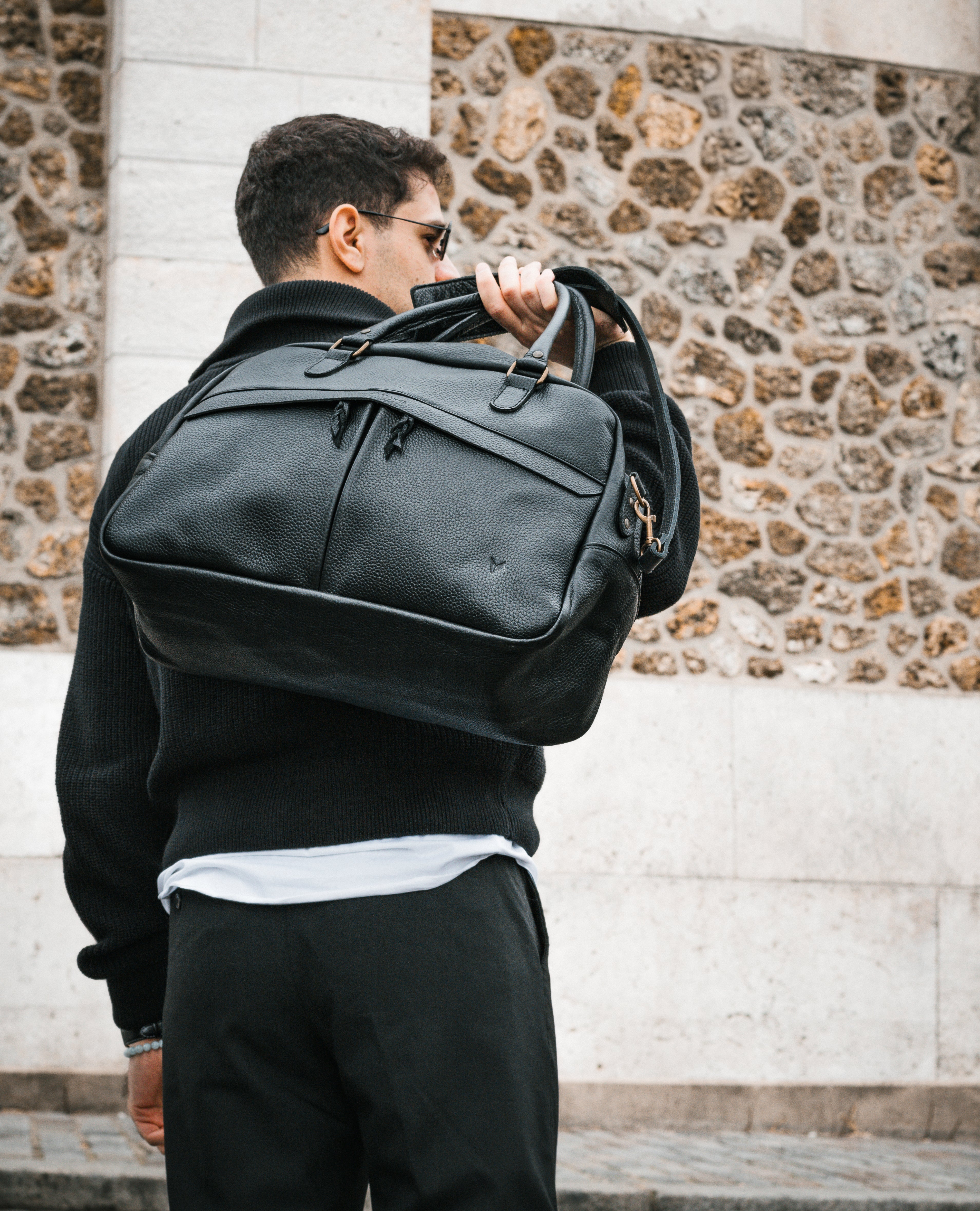 Classic Meets Modern: The Vintage Pebbled Messenger Laptop Bag