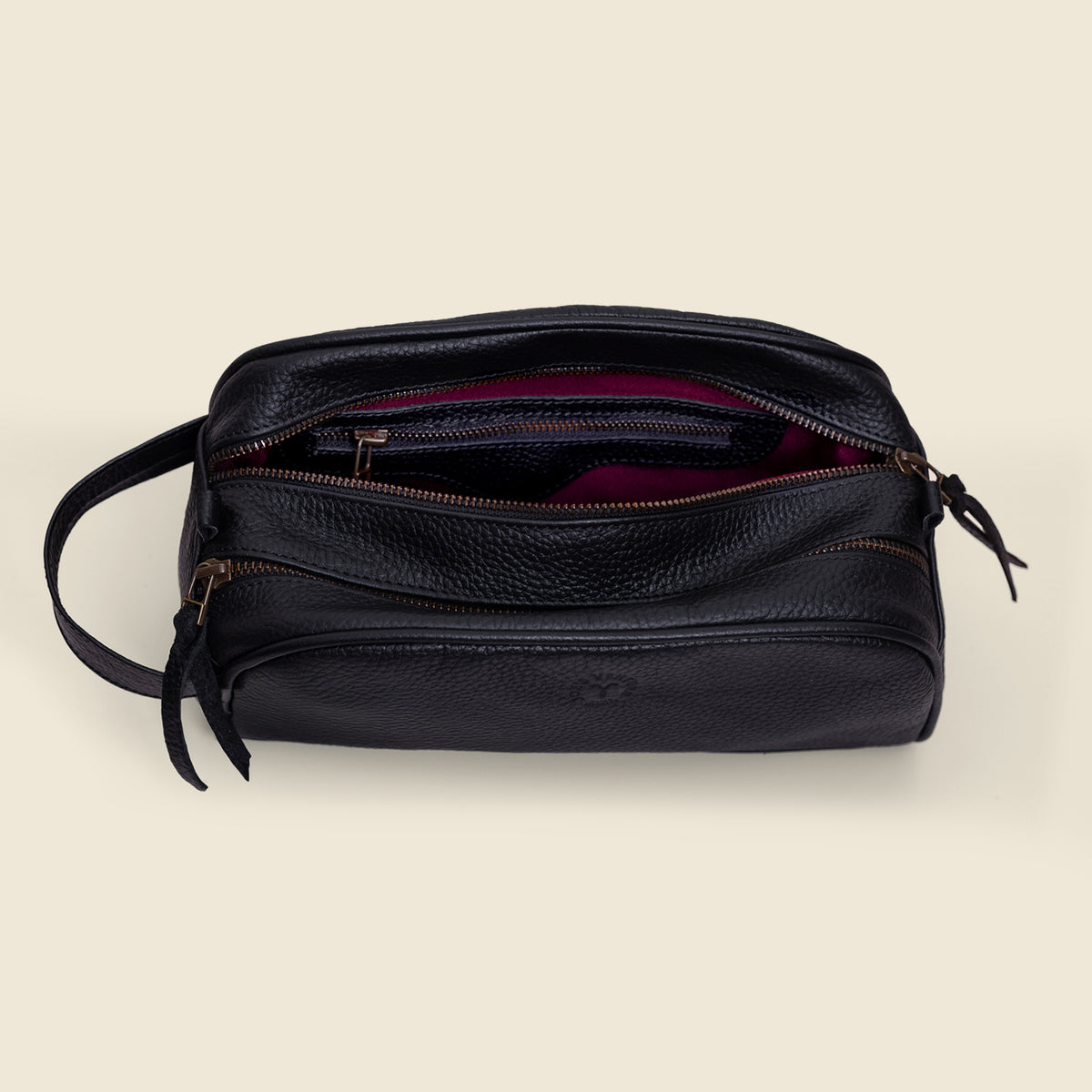 Apex Pebbled Toiletry Bag
